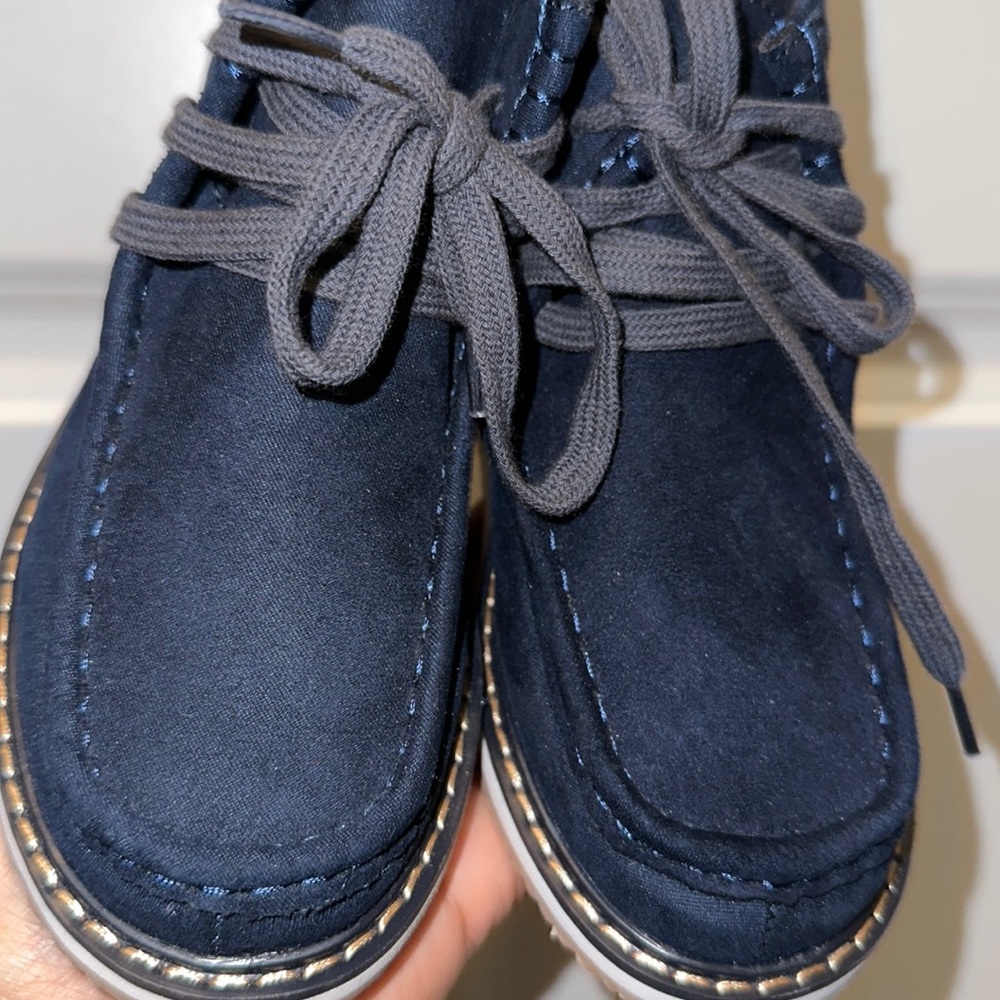 Gap kid’s moccasin booties